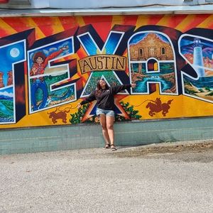 Meet your Posher, Aliza